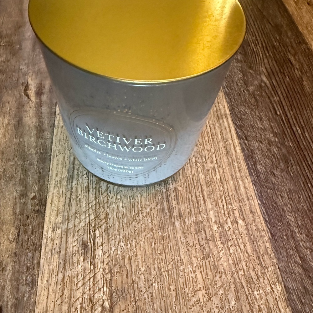 Vetiver Birchwood Luxury Fragrant Candle - Picture 6 of 6